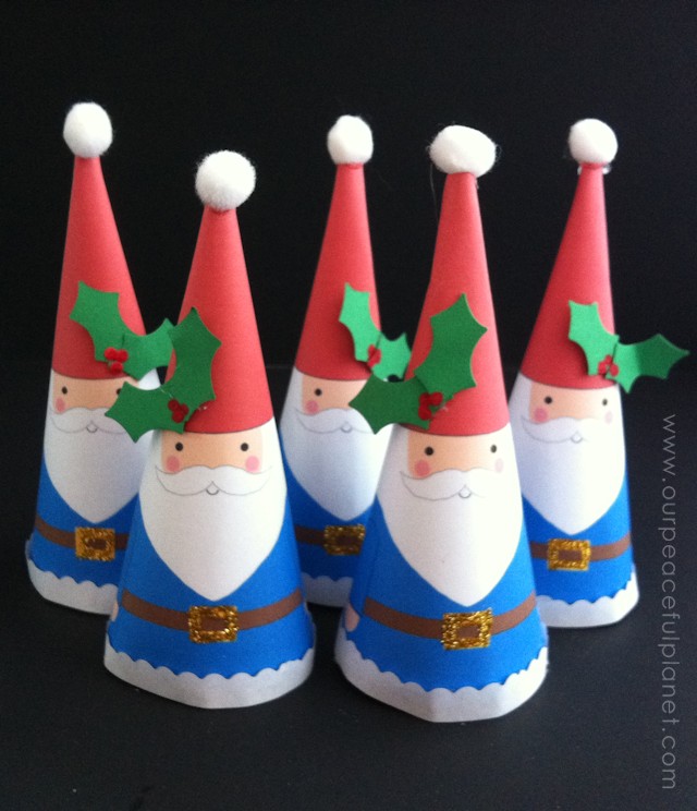 Download our FREE PRINTABLE PATTERN, cut, roll and there you have it: Instant Christmas Gnome! You could use these little guys as ornaments, hang them around the house or just site them on you mantle. They are dang cute no matter how you use ‘em. 