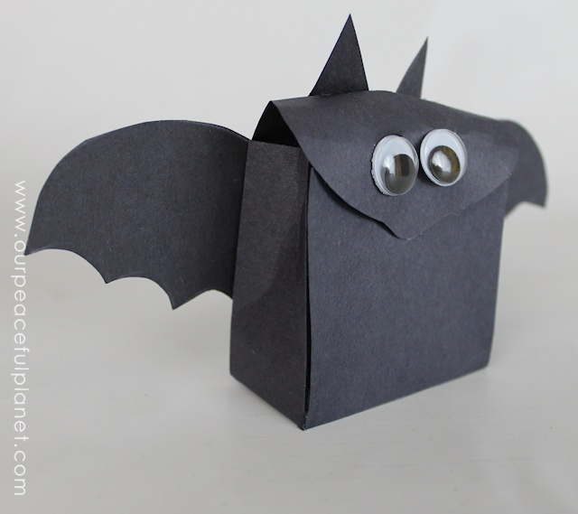 Make this super easy Halloween craft! It's a batty treat box! Just download our free template, cut it out, glue it together and add some wiggle eyes! 