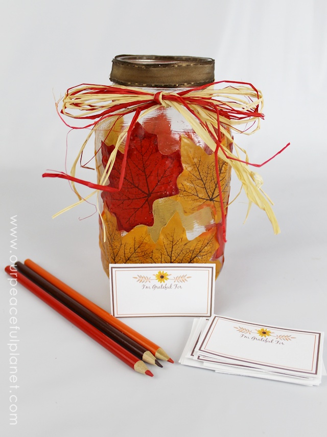 Everyone can use reminders now and then to be a little more grateful. This pretty jar and activity helps do that. It’s a wonderful Thanksgiving Day activity but is also one that can be done any day of the year. You can decorate your jar however you want! We’ve got FREE PRINTABLE cards too!