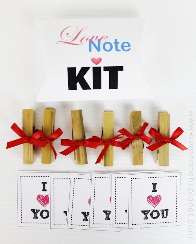 Leave special message for those you love with this inexpensive little Love Note Kit! The case is made from cardstock and we give you the FREE PATTERN along with lot of PRINTABLE NOTES! Grab a few small clothespins and you have a perfect gift. It’s great for Valentine’s day or any day of the year!