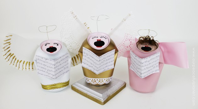 Make these cute retro Christmas angel carolers with a soda can and paint. Add some ribbon and a few extras and you've got some festive singing angels!