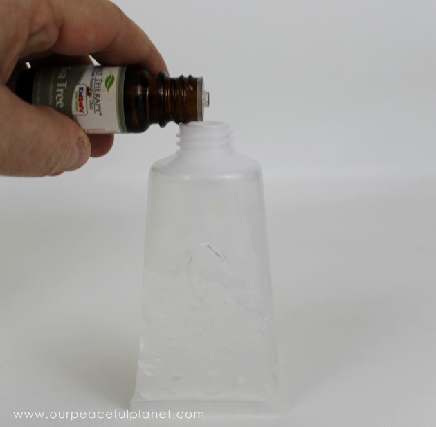 Whip our our 3 ingredient DIY hand sanitizer in minutes! It has no alcohol, is natural, safe and good for your skin. There's even a 2 ingredient version!