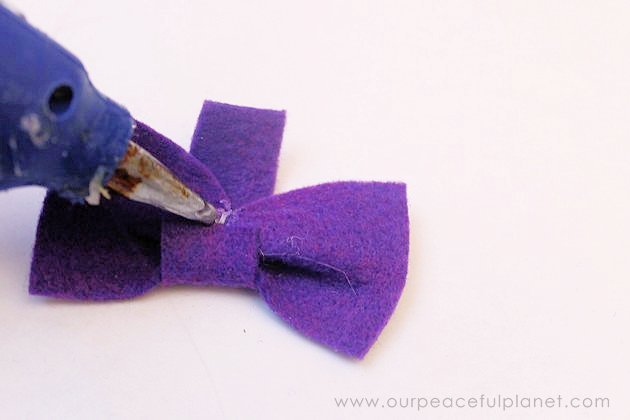 We'll show you how to make a 5 minute dapper puppy dog bow tie with a little felt, elastic and hot glue! Your little furry friend will be styling in no time