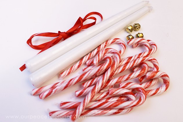 Make these merry candy candy Christmas candles! They're easy, quick, inexpensive and beautiful. Plus there's a free poinsettia pattern included to adorn them!