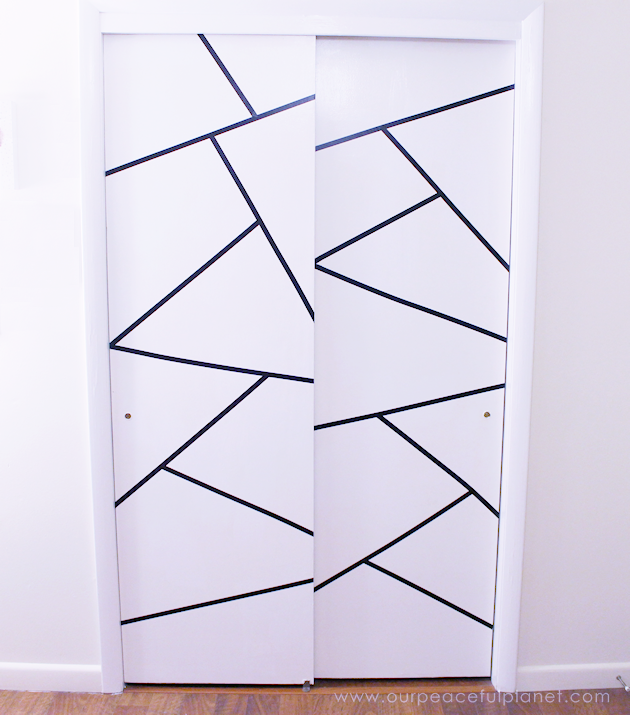 In need of a decor change that costs very little? Here are some geometric door decorations that literally cost a few dollars and take just minutes to make!