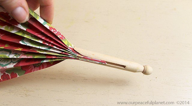 Paper Clothes Pin Hand Fan Tutorial-4